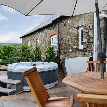 Sgubor Llwyndu Villa Betws  Exterior photo